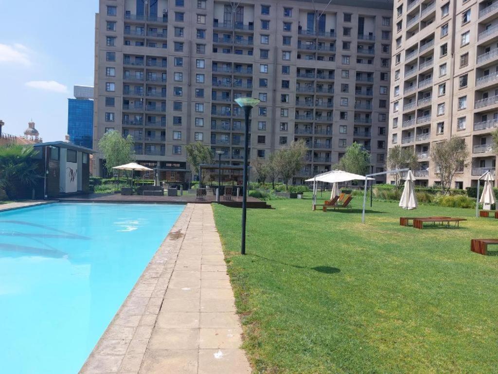 Prestige Apartments Sandton At Westpoint Johannesburg Ngoại thất bức ảnh